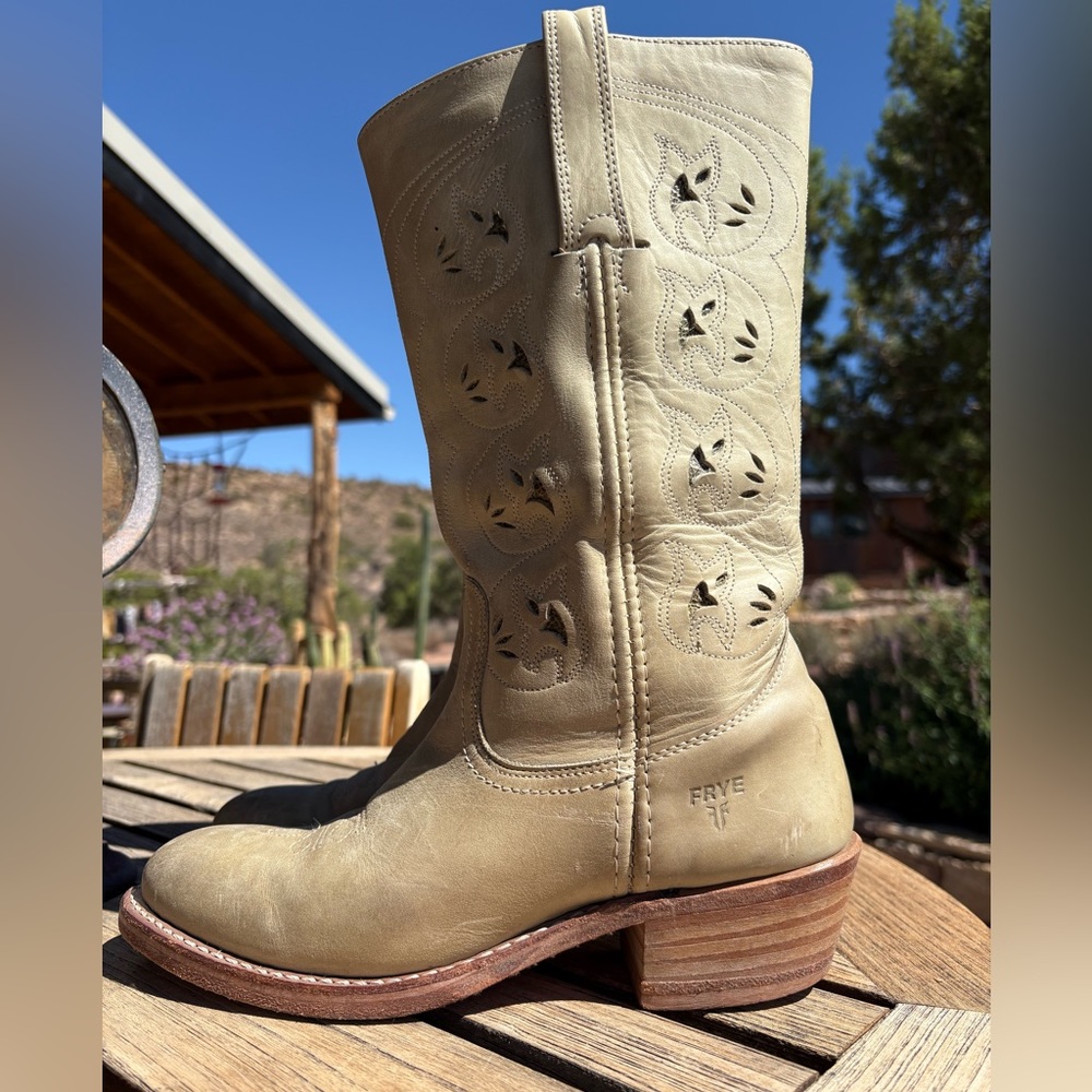 FRYE Campus Austin Boots - Picture 4 of 15